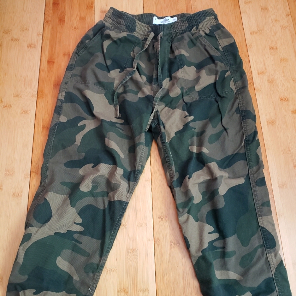 Hollister ultra high rise jogger pants